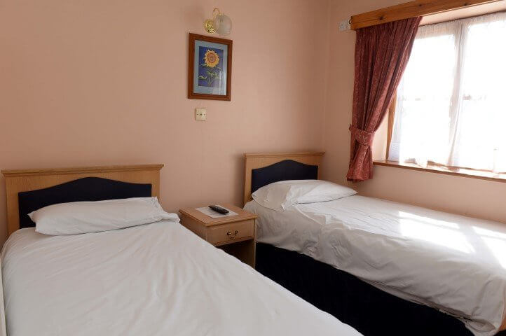 Standard Double or Twin Room Hotel Stanford 2