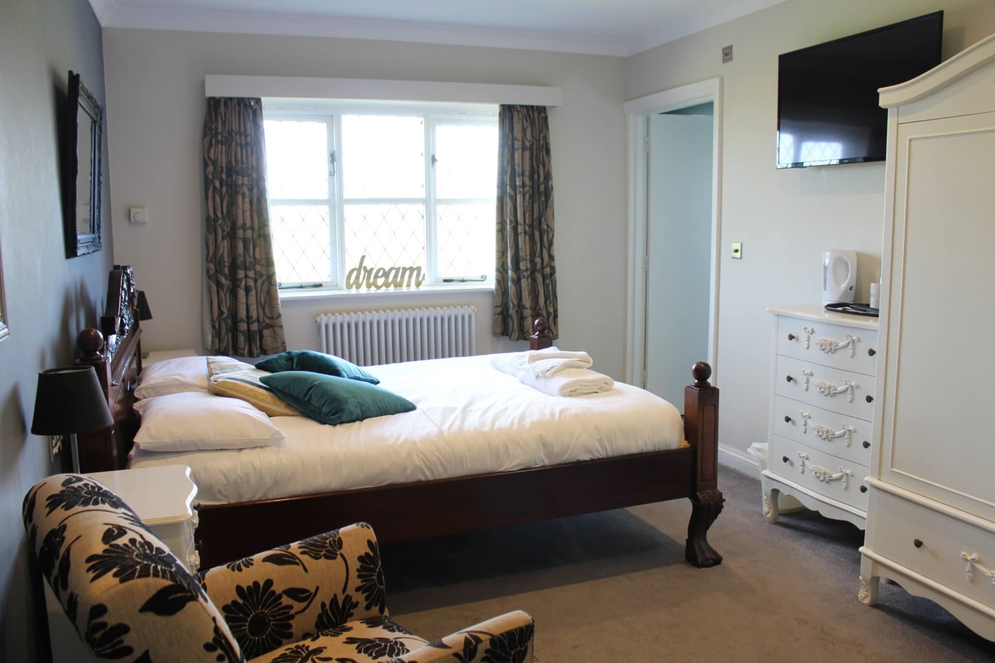 Superior Double Room Hotel Stanford 4